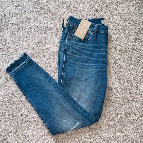 Madewell Mid-Rise Skinny Jeans in York Wash - Picture 3 of 8